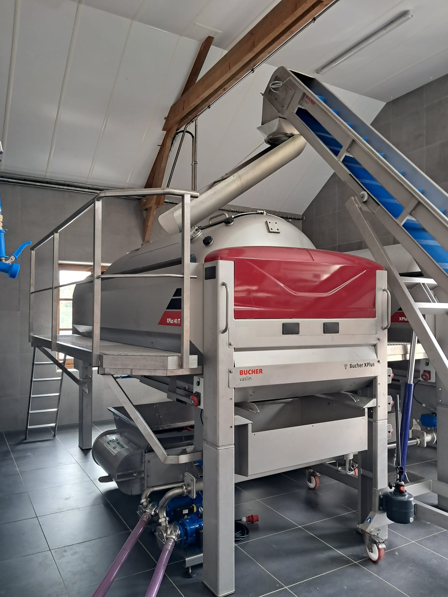 Installation d’une réception de vendange complète